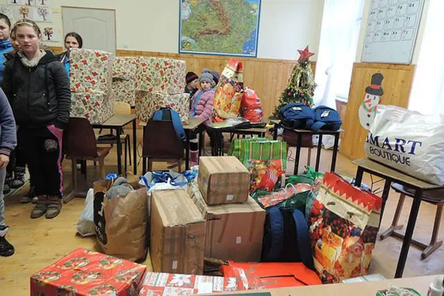 clasa plina cu cadouri